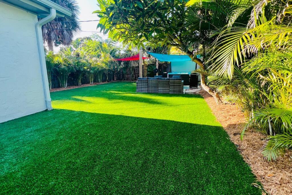 קייפ קנוורל Luxury 2/2 Private Oasis W/Hot Tub Walk To Beach מראה חיצוני תמונה
